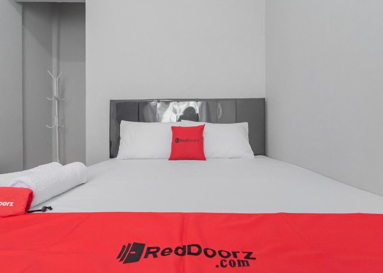 Hotel Reddoorz Syariah Near Wisata Situ Gunung Sukabumi à Kadudampit Extérieur photo